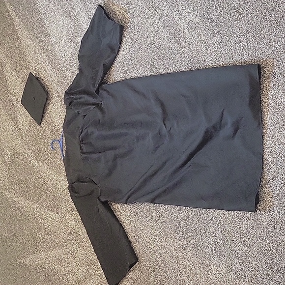 Jostens graduation cap and gown - Picture 2 of 4